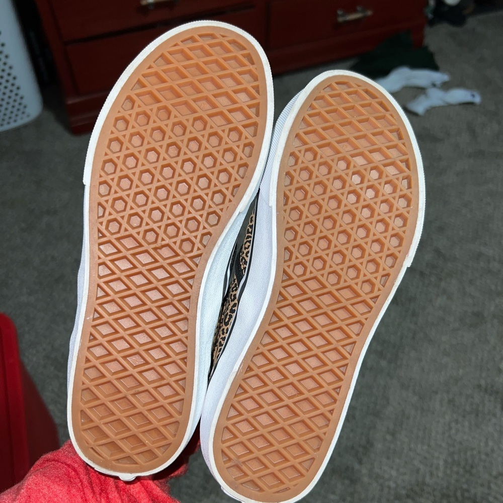 Vans - Picture 2 of 6